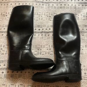 Riding boots